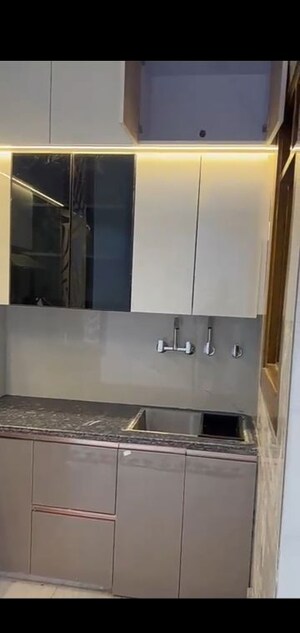 Furnished Amenities in 3 BHK Builder Floor at Raghu Nagar – for Sale