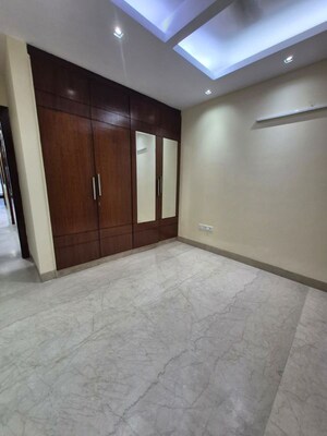 Room in 3 BHK Builder Floor at Greater Kailash I – for Rent