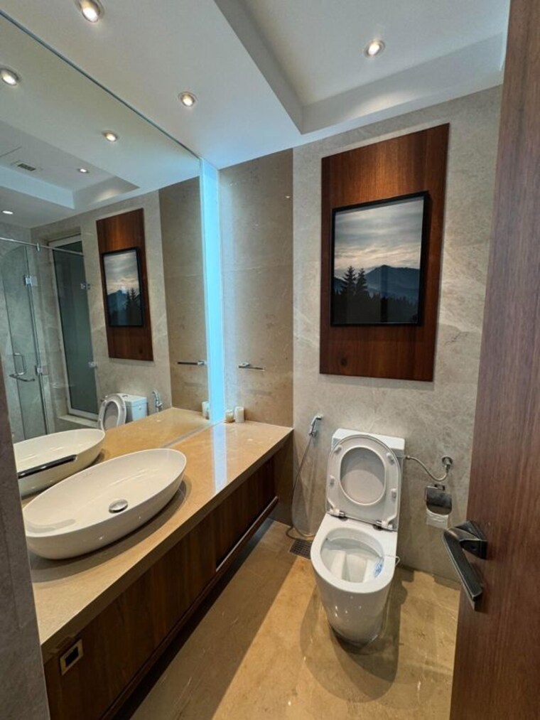 Bathroom, indiabulls-blu-tower-a 4 Bedroom 2130 Sq.Ft. Apartment In Worli Mumbai 10262767