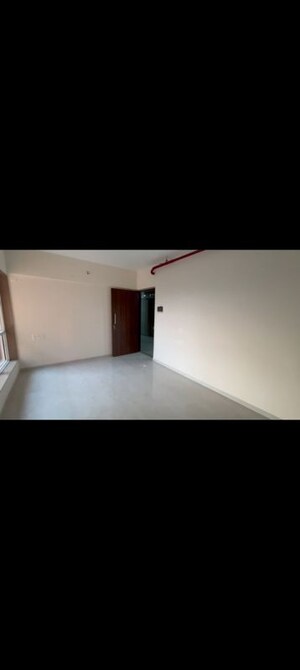 Room in 2 BHK Apartment at Mahaveer Solitaire Edge, Kandivali East – for Rent