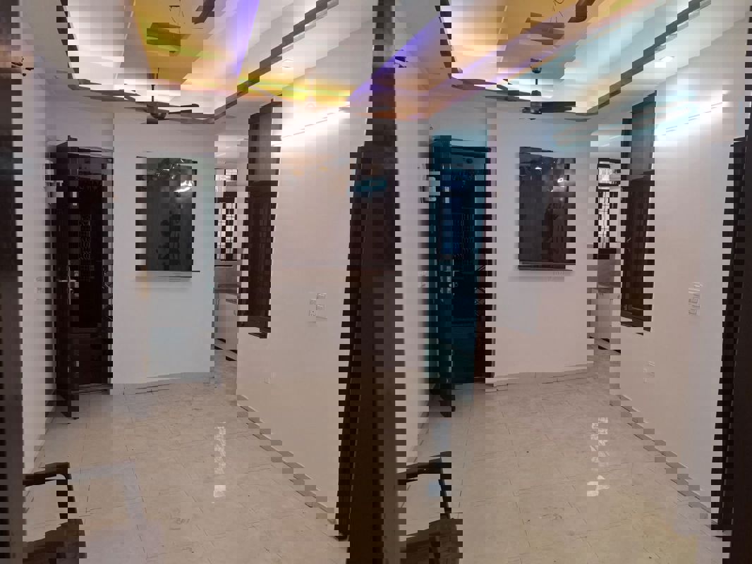 3 BHK + Extra Room 1400 Sq.Ft. Builder Floor in Arocon I Apartment