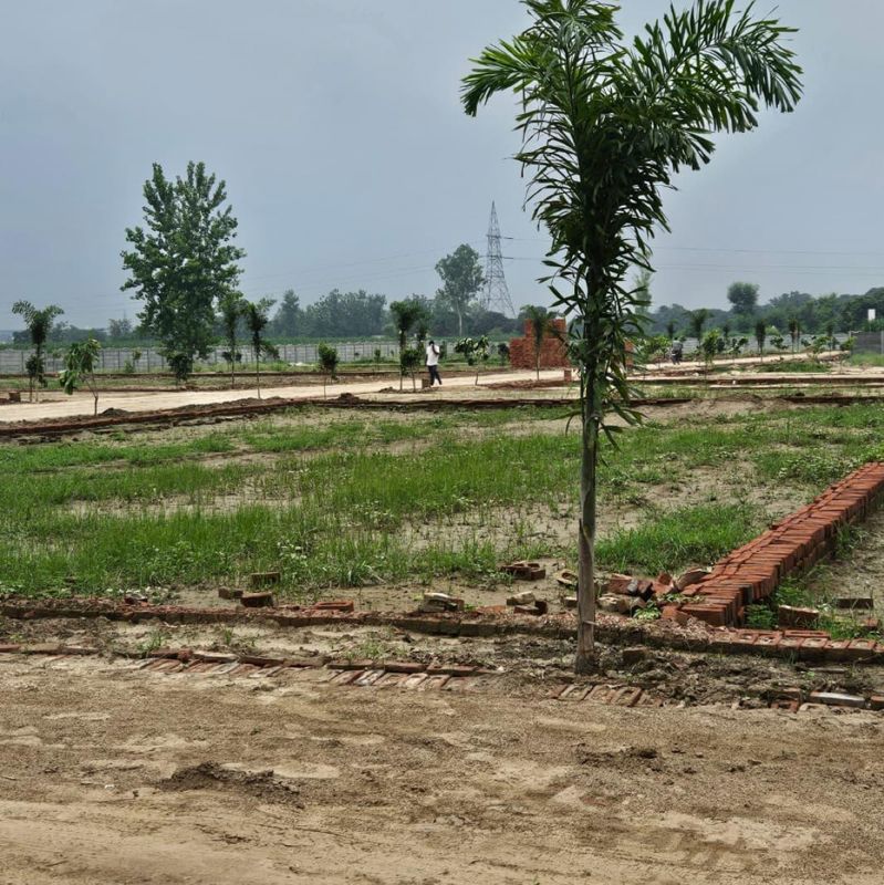 Plot For Sale in Modipuram