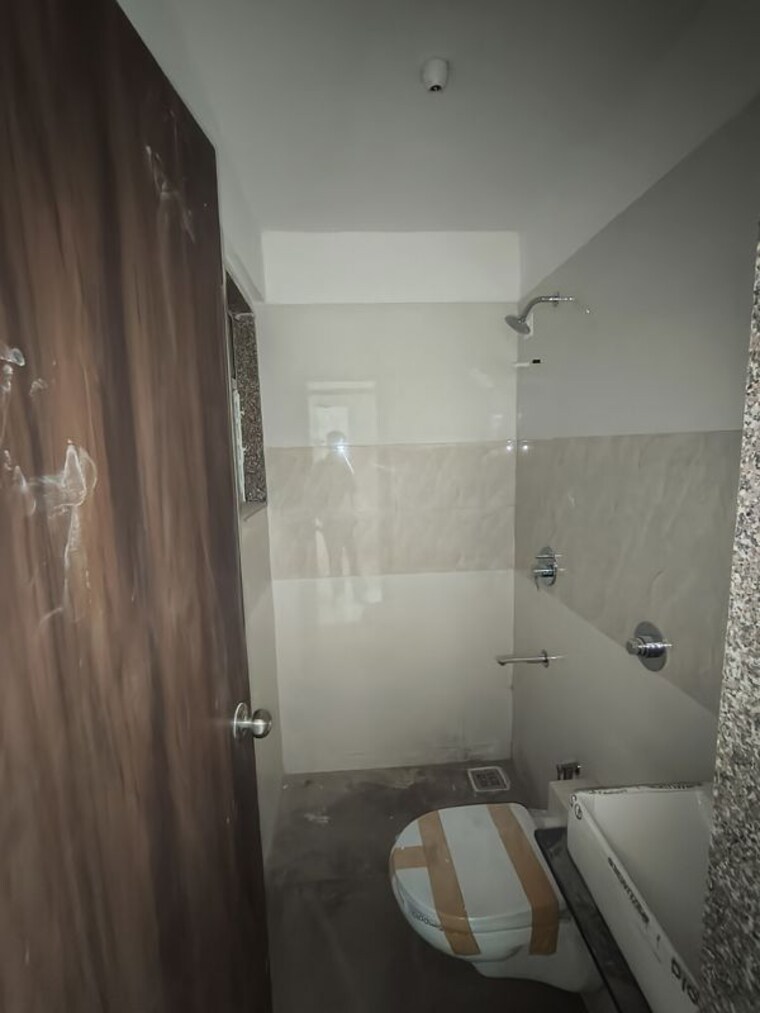 Attached Bathroom, sushanku-avenue-36 1 Bedroom 450 Sq.Ft. Apartment In Goregaon West Mumbai 10262785
