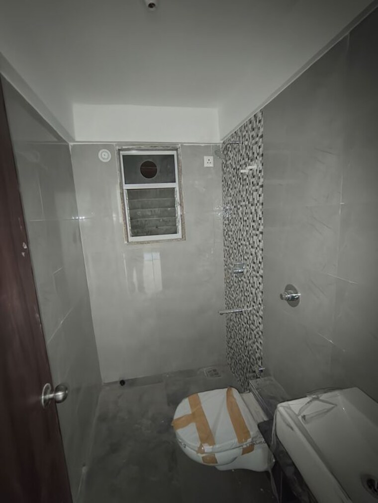 Bathroom, sushanku-avenue-36 1 Bedroom 450 Sq.Ft. Apartment In Goregaon West Mumbai 10262785