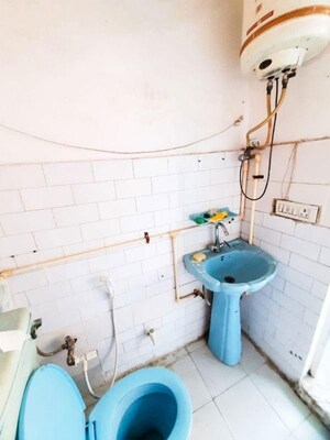 Bathroom in 1 RK Builder Floor at Lajpat Nagar ii – for Rent