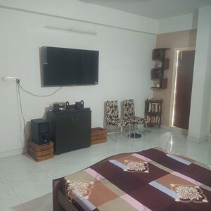 Room in 3 BHK Apartment at Mahaveer Springs, Jp Nagar – for Rent