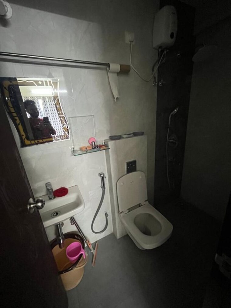 Bathroom, the-baya-junction 2 Bedroom 625 Sq.Ft. Apartment In Chembur Mumbai 10262796