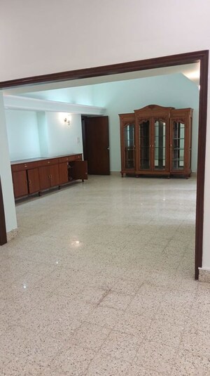 Room in 3.5 BHK Villa at Gulmohar Park – for Rent