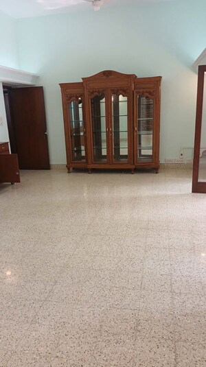 Room in 3.5 BHK Villa at Gulmohar Park – for Rent