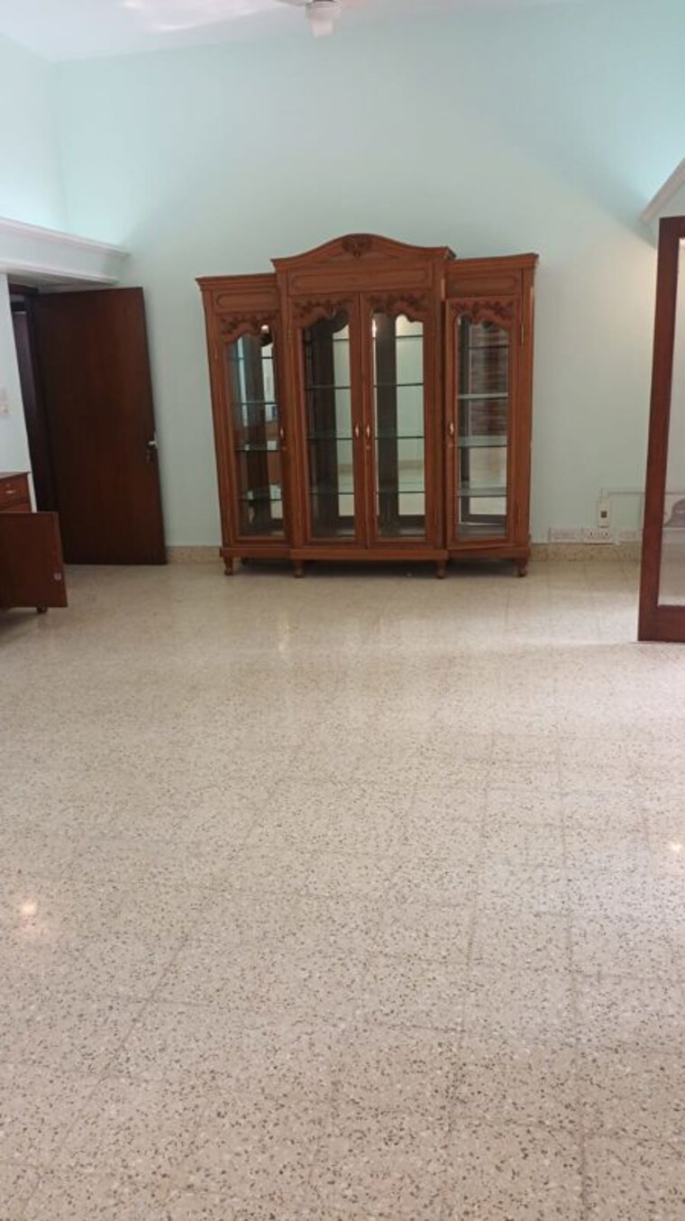Room, gulmohar park 3.5 Bedroom 550 Sq.Yd. Villa In Gulmohar Park Delhi 10262805