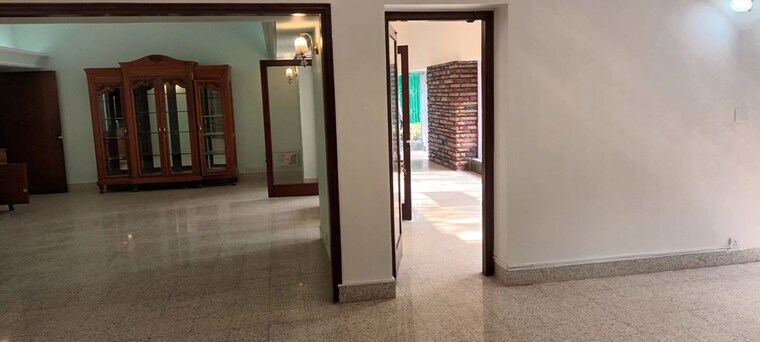 Room, gulmohar park 3.5 Bedroom 550 Sq.Yd. Villa In Gulmohar Park Delhi 10262805