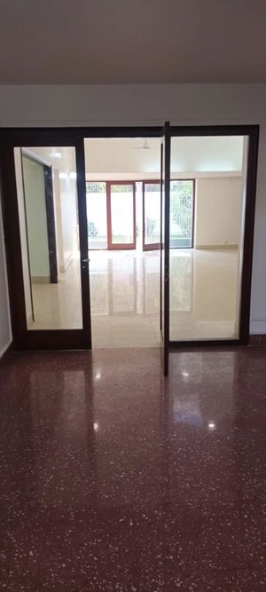 Room in 3.5 BHK Villa at Gulmohar Park – for Rent