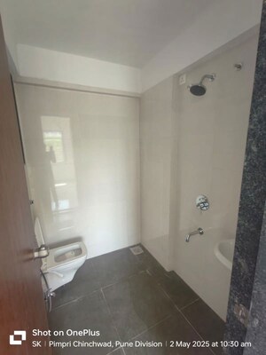 Bathroom in 2 BHK Apartment at Kumar Padmalaya, Aundh – for Rent