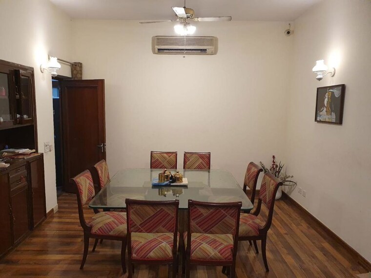 Bedroom, gulmohar park 4 Bedroom 600 Sq.Yd. Villa In Gulmohar Park Delhi 10262832