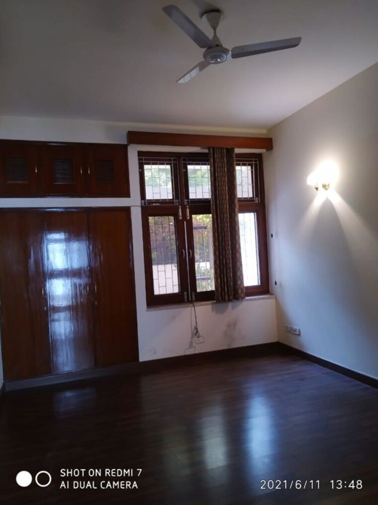 Room, gulmohar park 4 Bedroom 600 Sq.Yd. Villa In Gulmohar Park Delhi 10262832