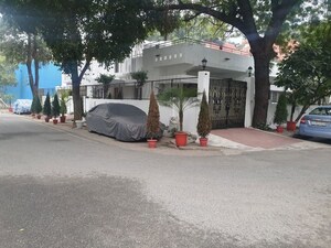 Parking in 4 BHK Villa at Gulmohar Park – for Rent