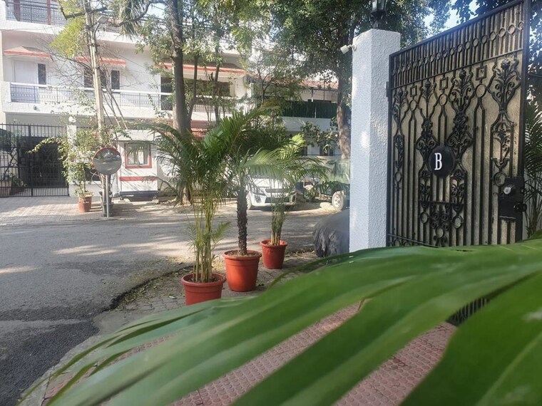 Exterior View, gulmohar park 4 Bedroom 600 Sq.Yd. Villa In Gulmohar Park Delhi 10262832