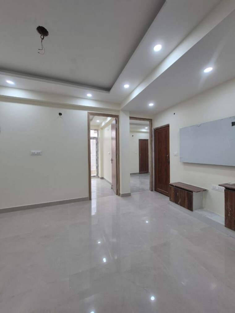 Room, sector 81 3 Bedroom 1500 Sq.Ft. Apartment In Sector 81 Noida 10262838