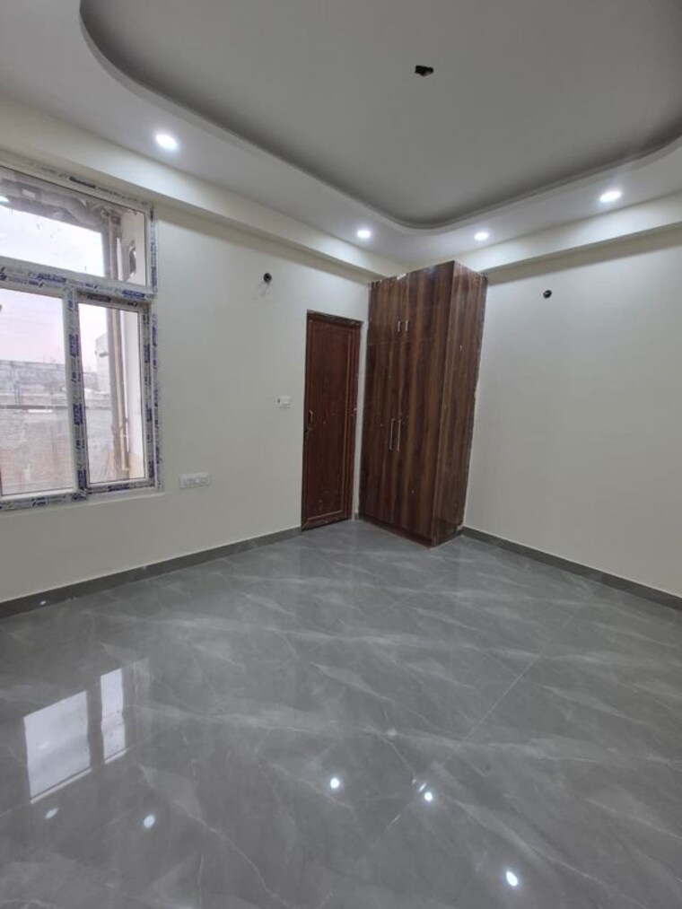 Room, sector 81 3 Bedroom 1500 Sq.Ft. Apartment In Sector 81 Noida 10262838