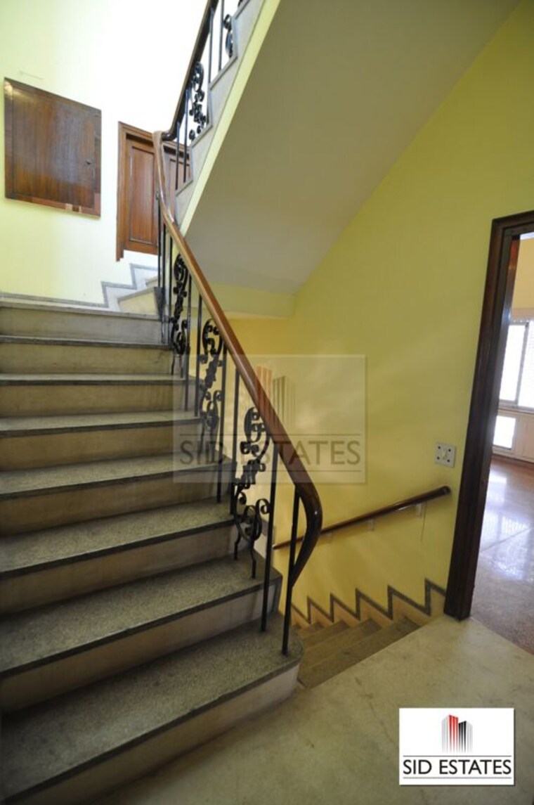 undefined, nizamuddin east 4 Bedroom 300 Sq.Yd. Villa In Nizamuddin East Delhi 10262855