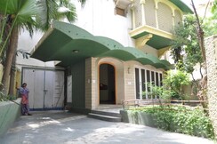 4 BHK + Extra Room Villa For Rent in Nizamuddin East