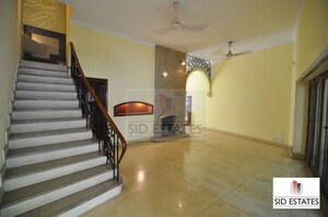 Staircase in 4 BHK Villa at Nizamuddin East – for Rent