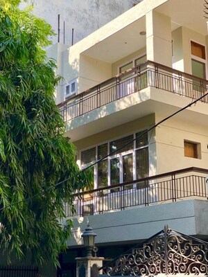 4 BHK Villa – Exterior View View at Nizamuddin East - for Rent