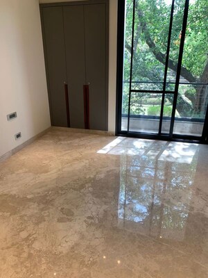 Room in 4 BHK Independent House at Jor Bagh – for Sale