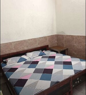 1 RK Builder Floor For Rent in Sector 21