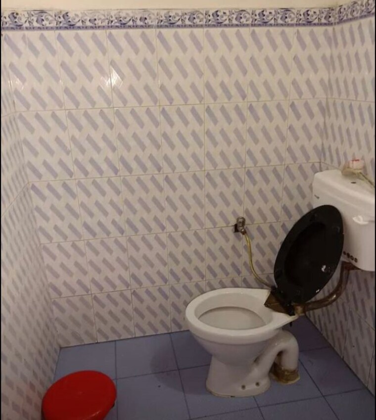 Bathroom, sector 21 1 RK 500 Sq.Ft. Builder Floor In Sector 21 Chandigarh 10262924