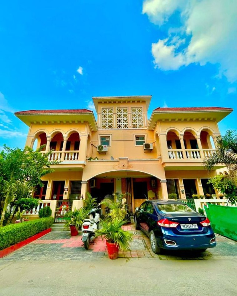 Exterior View, amrapali-leisure-valley 4 Bedroom 2525 Sq.Ft. Villa In Tech Zone 4 Greater Noida Greater Noida 10262940