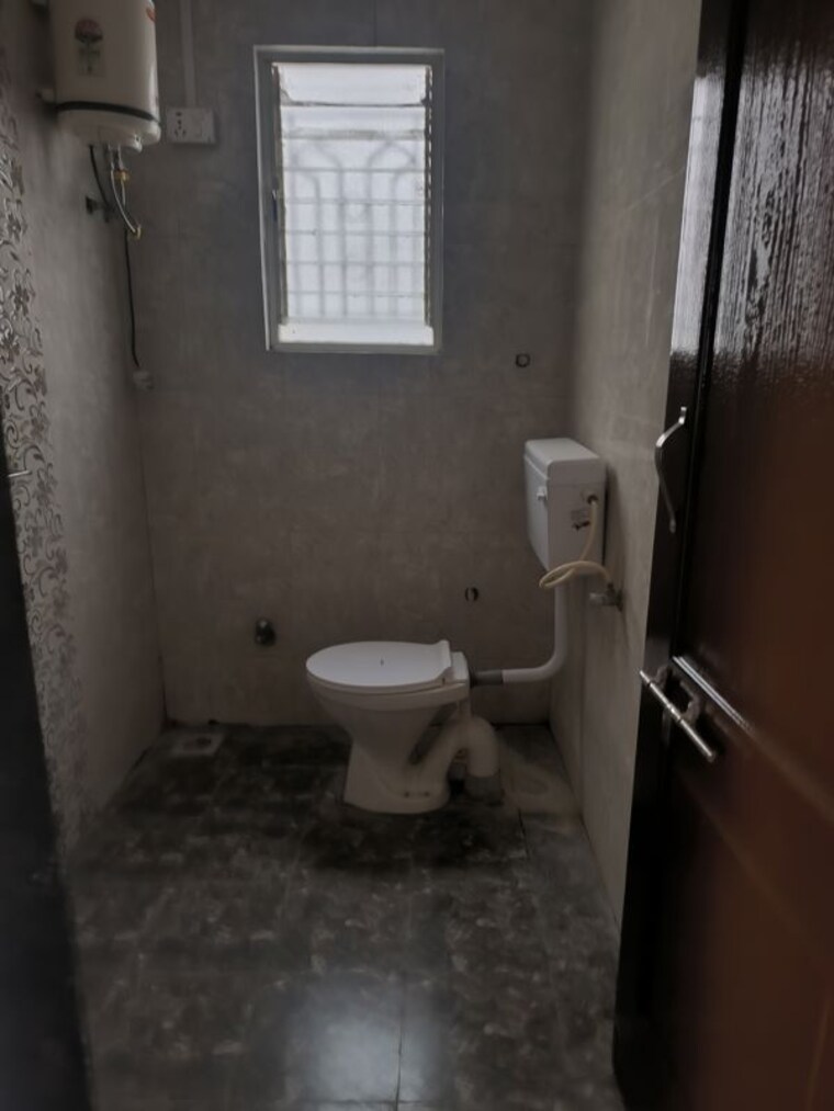 Bathroom, vishrambagh 2 Bedroom 1100 Sq.Ft. Apartment In Vishrambagh Sangli 10235393