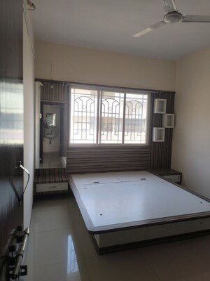 Bedroom in 2 BHK Apartment at Vishrambagh – for Rent
