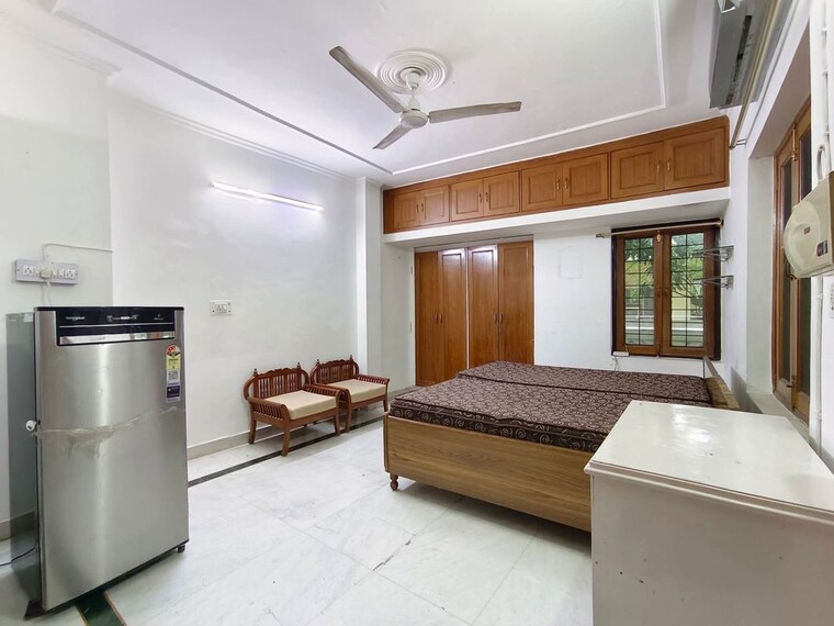 Living Room, ip extension 2 Bedroom 1000 Sq.Ft. Apartment In Ip Extension Delhi 10262971