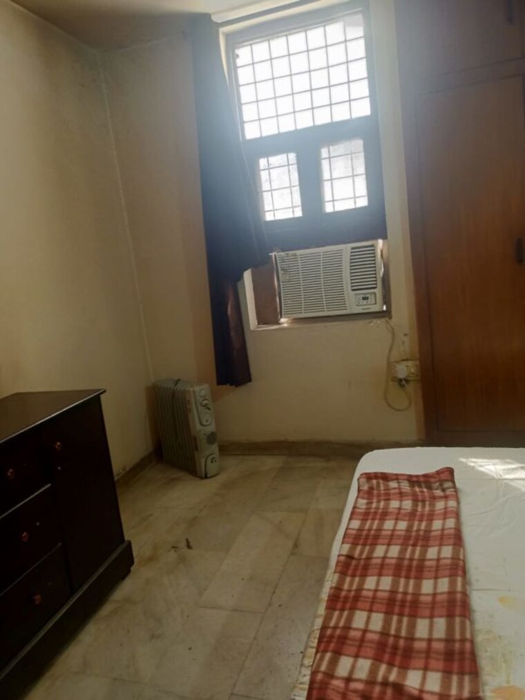 Living Room, rwa-apartments-sector-41 2 Bedroom 200 Sq.Mt. Builder Floor In Sector 41 Noida 10262980