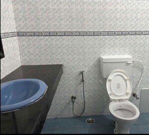 Bathroom in 2 BHK Apartment at Hazratganj – for Rent