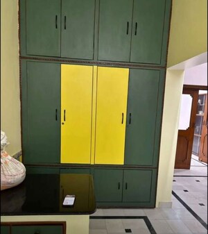 Furnished Amenities in 2 BHK Apartment at Hazratganj – for Rent