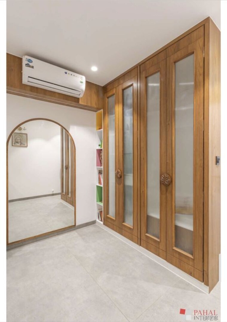 Room, patel nagar 3 Bedroom 2080 Sq.Ft. Apartment In Patel Nagar Surat 10263027