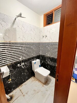 Team Area in 2 BHK Apartment at Bindal Enclave, Phi Iv Greater Noida – for Rent