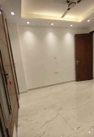 Room in 2 BHK Apartment at Palm Residency Chhatarpur, Chattarpur – for Rent