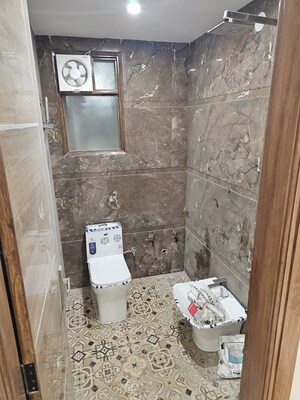 Bathroom in 3 BHK Apartment at Palm Residency Chhatarpur, Chattarpur – for Rent