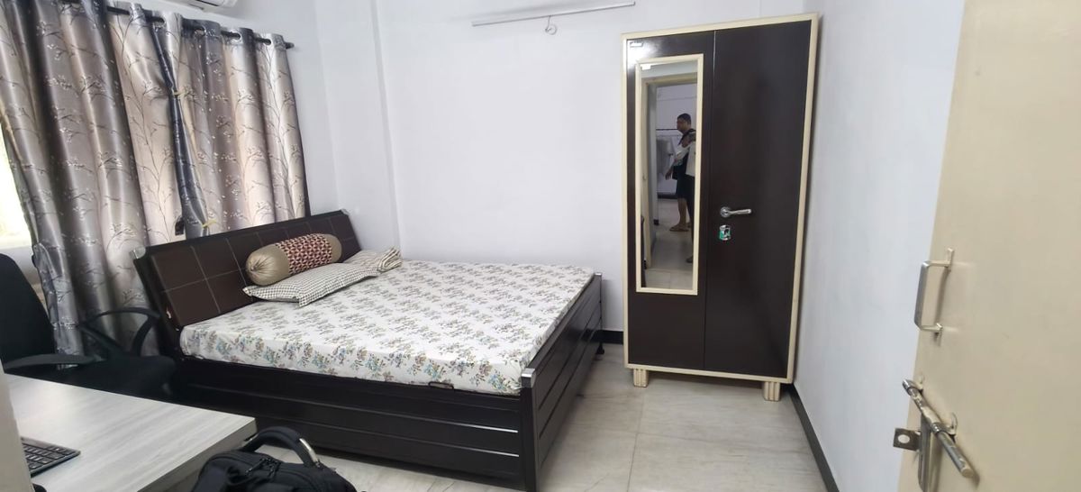 1 BHK Apartment For Rent in Safal Complex