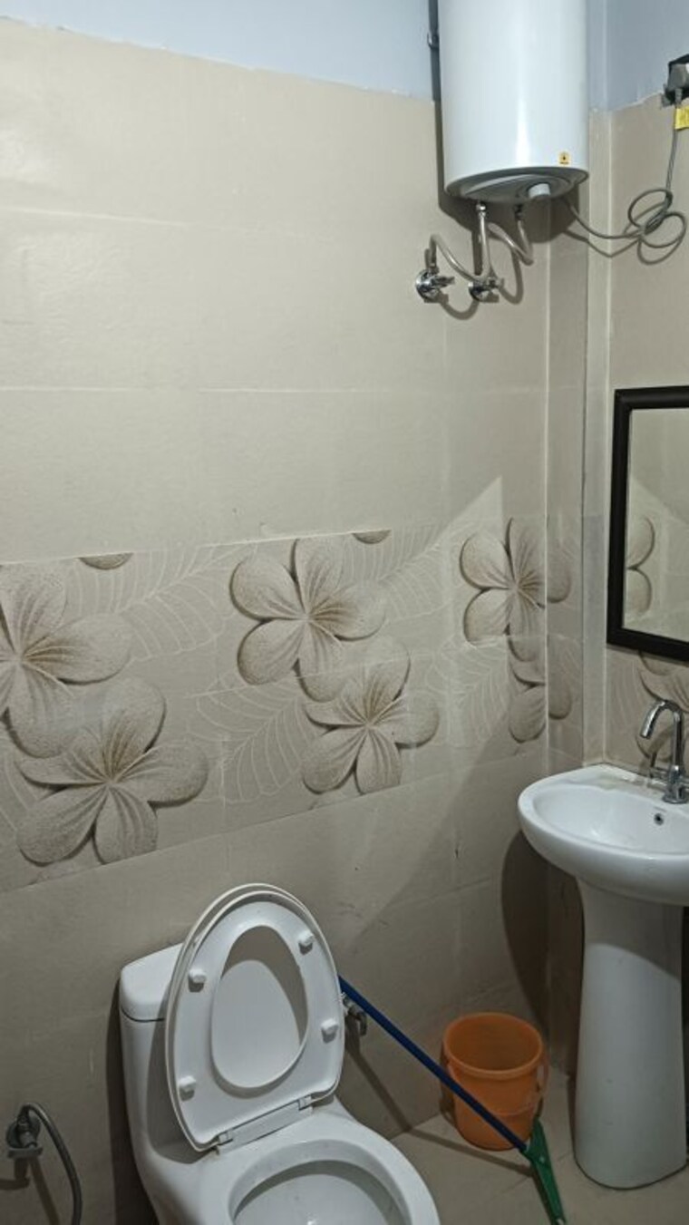 Bathroom, danda lakhond 3 Bedroom 2100 Sq.Ft. Independent House In Danda Lakhond Dehradun 10263075