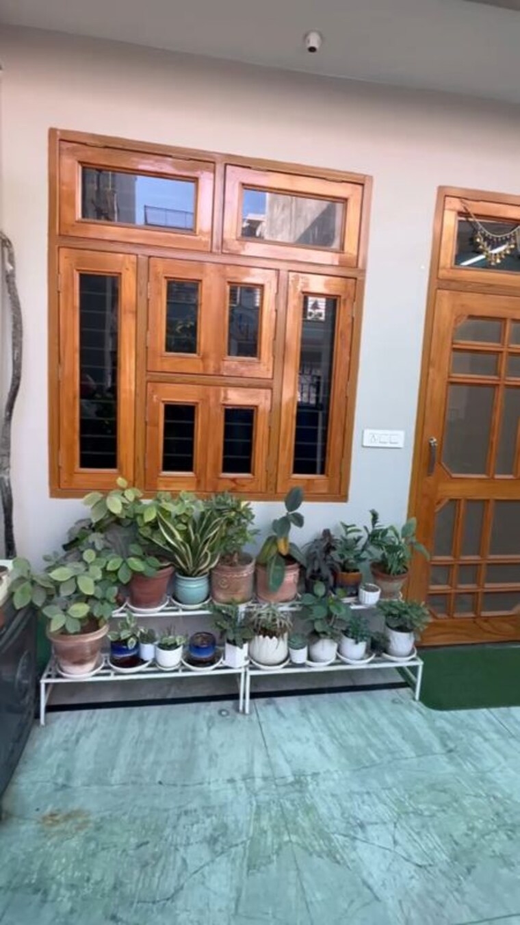Living Room, balaji-enclave 3 Bedroom 1100 Sq.Ft. Builder Floor In Govindpuram Ghaziabad 10263079