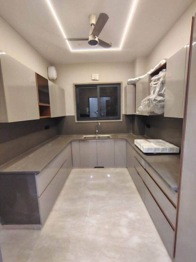 Kitchen, smart-world-orchard 3 Bedroom 1630 Sq.Ft. Apartment In Sector 61 Gurgaon 10263153