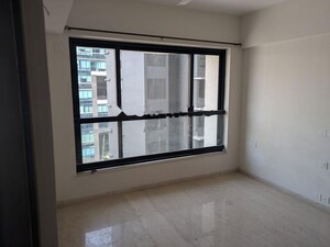 Room in 2 BHK Apartment at Kalpataru Magnus, Bandra East – for Rent
