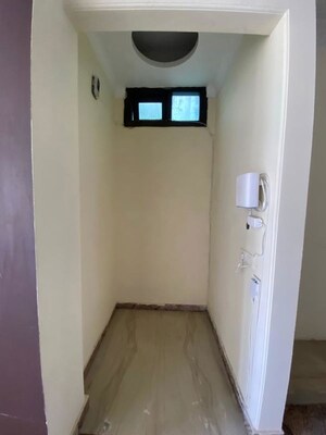 Room in 3 BHK Builder Floor at Palam Vihar Residents Association, Palam Vihar – for Rent