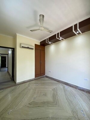 Room in 3 BHK Builder Floor at Palam Vihar Residents Association, Palam Vihar – for Rent