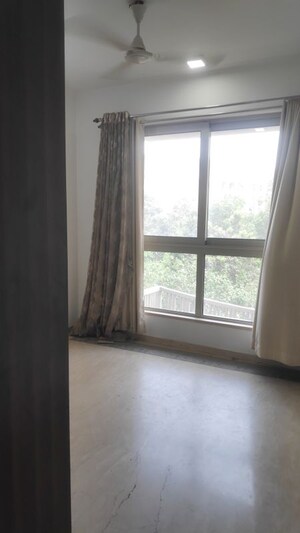Room in 2 BHK Apartment at Hiranandani Zen Atlantis, Powai – for Rent