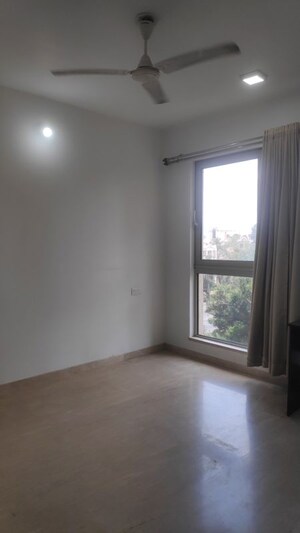 Room in 2 BHK Apartment at Hiranandani Zen Atlantis, Powai – for Rent